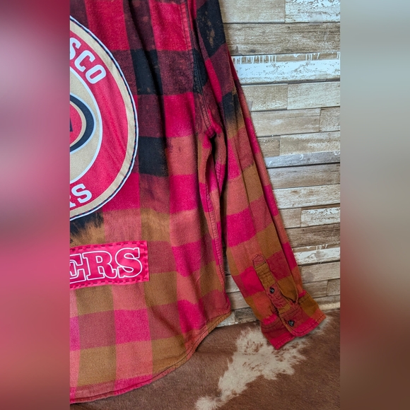 San Francisco 49ers Upcycled Dip Dye Bleach Flannel Shirt - Picture 4 of 15
